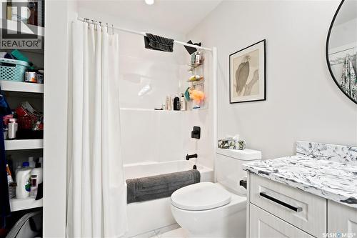 414A 109Th Street W, Saskatoon, SK - Indoor Photo Showing Bathroom