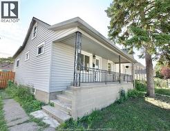 1636 CADILLAC Windsor, ON N8Y 2V5
