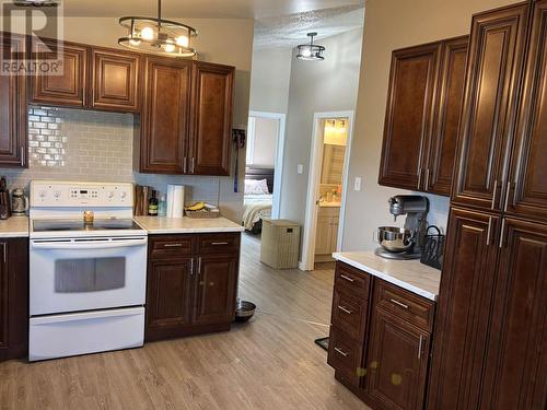 77 Hillside Dr S, Elliot Lake, ON - Indoor Photo Showing Kitchen