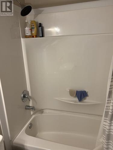 77 Hillside Dr S, Elliot Lake, ON - Indoor Photo Showing Bathroom