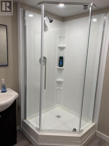 77 Hillside Dr S, Elliot Lake, ON - Indoor Photo Showing Bathroom