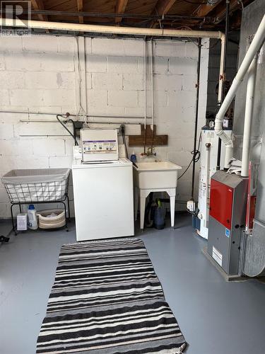 77 Hillside Dr S, Elliot Lake, ON - Indoor Photo Showing Garage