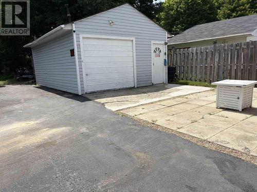 77 Hillside Dr S, Elliot Lake, ON - Outdoor With Exterior