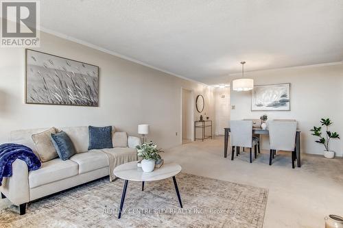 903 - 549 Ridout Street N, London East (East F), ON - Indoor Photo Showing Living Room