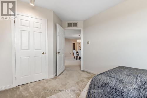 903 - 549 Ridout Street N, London East (East F), ON - Indoor Photo Showing Bedroom