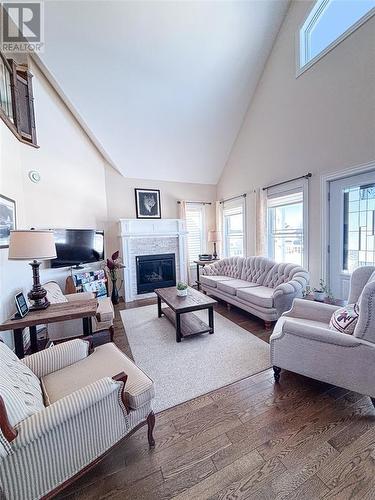 14 Atkinson Drive, Pasadena, NL 