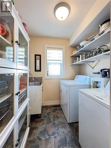 14 Atkinson Drive, Pasadena, NL 