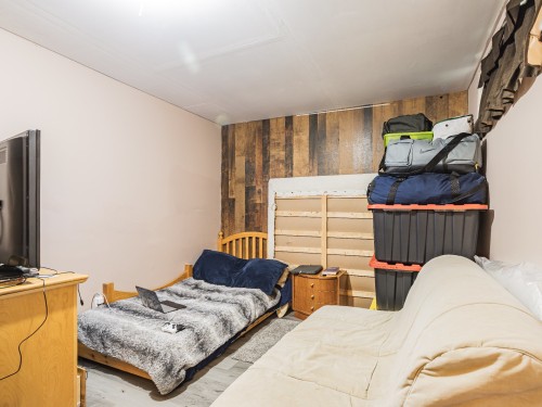 Chambre à coucher - 122 Rue Des Émeraudes, L'Île-Perrot, QC - Indoor Photo Showing Bedroom