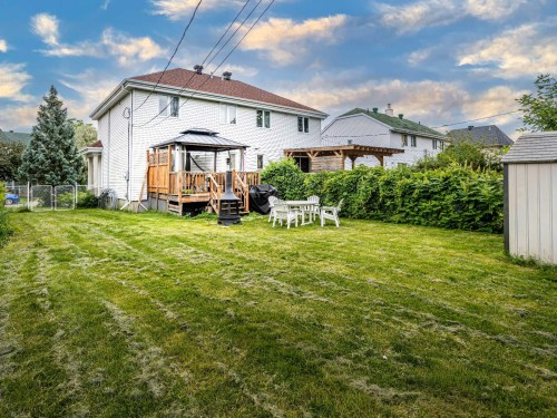 Cour - 122 Rue Des Émeraudes, L'Île-Perrot, QC - Outdoor With Deck Patio Veranda