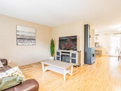 Salon - 122 Rue Des Émeraudes, L'Île-Perrot, QC - Indoor Photo Showing Living Room