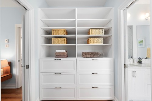Closet - 5-452 Rue Main, Hudson, QC 