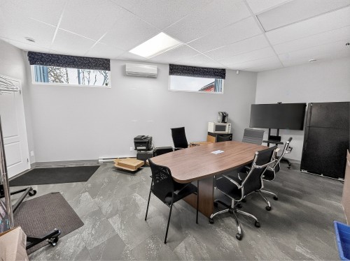Bureau - 127 Boul. Des Bois-Francs S., Victoriaville, QC - Indoor