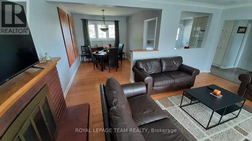 1015 Pinecrest Road, Ottawa, ON 