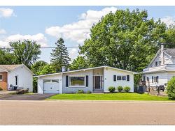 31 Alexander AVE  Moncton, NB E1E 1T3