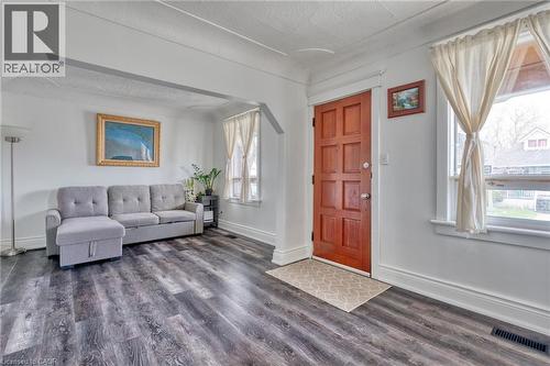 118 Cameron Avenue N, Hamilton, ON 