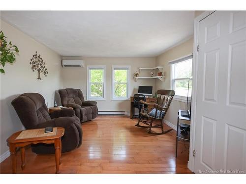 425 Kingsley Rd, Douglas, NB 