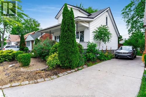 870 St. Louis, Windsor, ON 