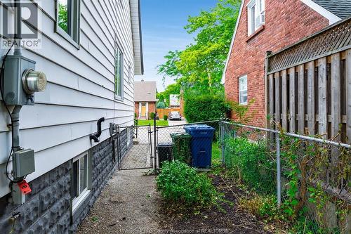 870 St. Louis, Windsor, ON 