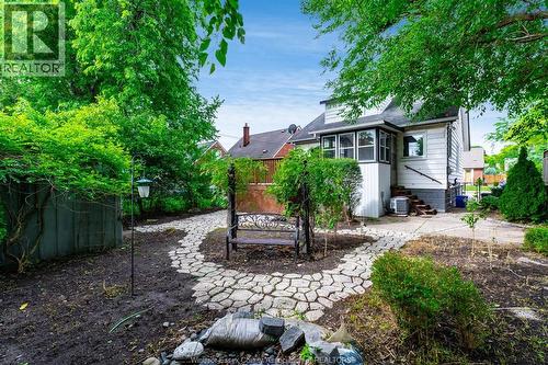870 St. Louis, Windsor, ON 