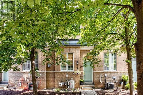 238 - 23 OBSERVATORY LANE  Richmond Hill, ON L4C 0M7