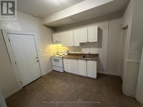 180 Second Avenue, Ottawa, ON - Indoor Photo Showing Kitchen