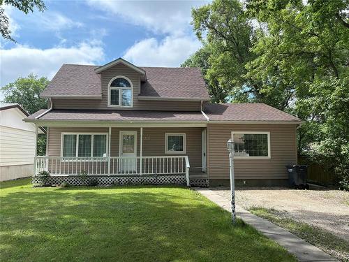 215 Rossmore Avenue, Killarney, MB 