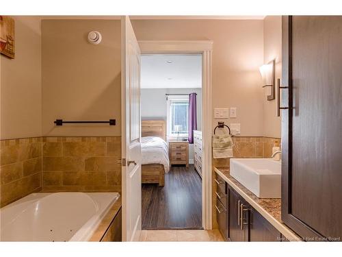 18 Castlewood Dr, Hampton, NB 