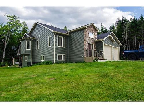 18 Castlewood Dr, Hampton, NB 