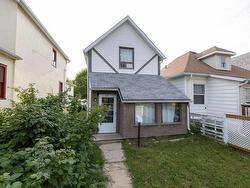 607 WILEY Street Thunder Bay, ON P7C 3N6