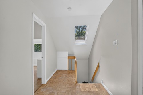 Escalier - 157 128E Avenue, Saint-Hippolyte, QC - Indoor Photo Showing Other Room