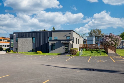 Back of Structure - 460 Rue Jacques-Cartier S., Saint-Jean-Sur-Richelieu, QC - Outdoor