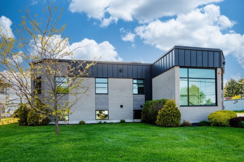 Front of Structure - 460 Rue Jacques-Cartier S., Saint-Jean-Sur-Richelieu, QC - Outdoor