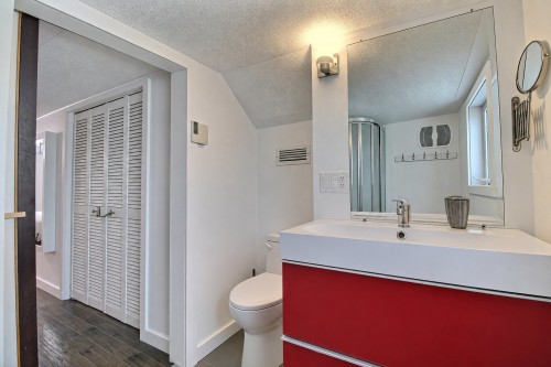 Salle de bains attenante à la CCP - 258 15E Rue, Val-D'Or, QC - Indoor Photo Showing Bathroom