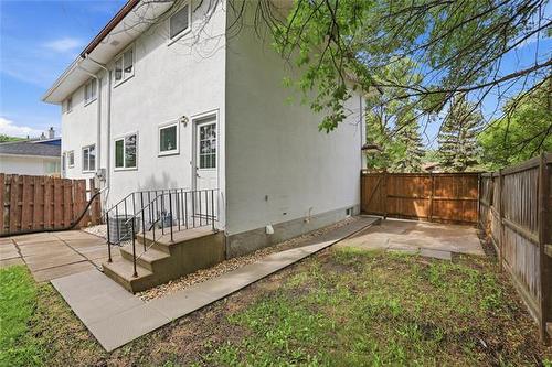 308 Lake Ridge Rd, Winnipeg, MB 