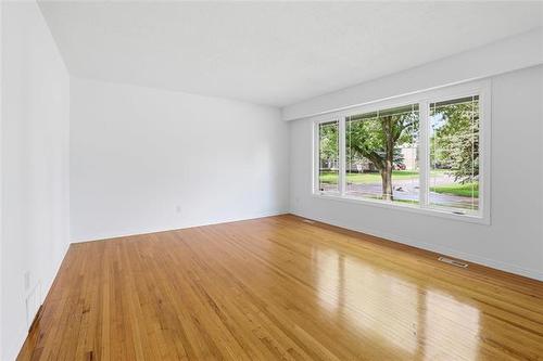 308 Lake Ridge Rd, Winnipeg, MB 