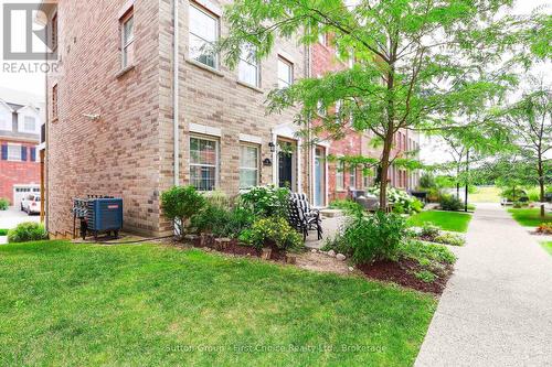 Courtyard - 11 John Russell Lane, Kitchener, ON 