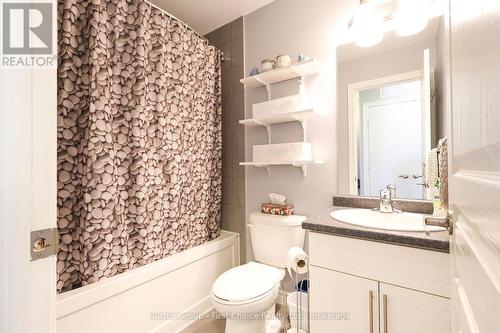Hallway Bath - 11 John Russell Lane, Kitchener, ON 