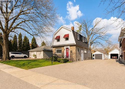569 MASSON STREET  Oshawa, ON L1G 5A2