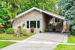 143 BOTANY HILL ROAD Toronto, ON M1G 3K6