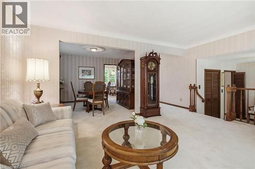 11 Tanera Crescent, St. Catharines, ON - Indoor Photo Showing Living Room