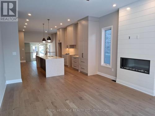 8 St Augustine Drive, Whitby, ON 