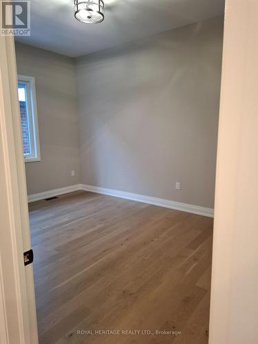 8 St Augustine Drive, Whitby, ON 