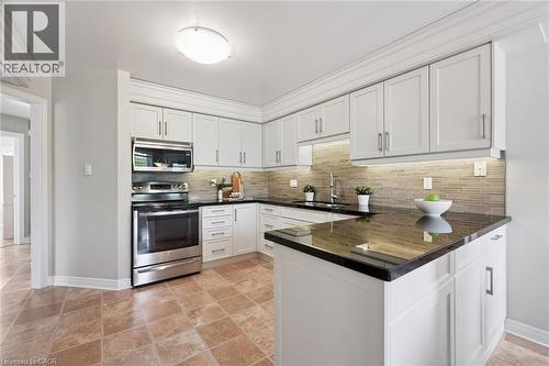 79 Wadsworth Crescent, Cambridge, ON - Indoor Photo Showing Kitchen With Upgraded Kitchen