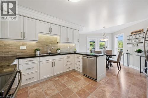79 Wadsworth Crescent, Cambridge, ON - Indoor Photo Showing Kitchen With Upgraded Kitchen