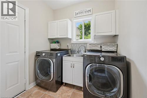 79 Wadsworth Crescent, Cambridge, ON - Indoor Photo Showing Laundry Room