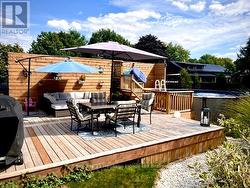 Lots of room for family, friends and entertaining - 