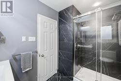 Ensuite Bathroom - 