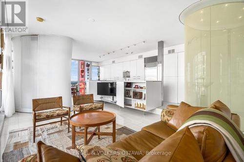1710 - 324 Laurier Avenue W, Ottawa, ON 