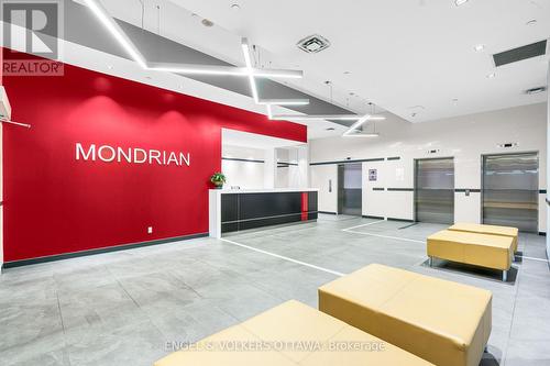Lobby with full-time concierge. - 1710 - 324 Laurier Avenue W, Ottawa, ON 