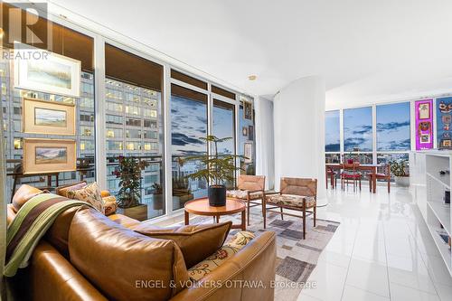 1710 - 324 Laurier Avenue W, Ottawa, ON 